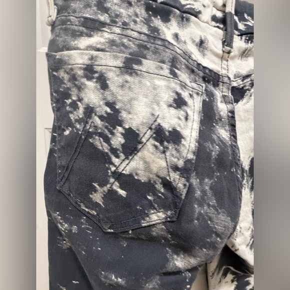 Mother. The Looker Skinny Jean. The Hide Out Wash. Size 26. - Picture 10 of 11